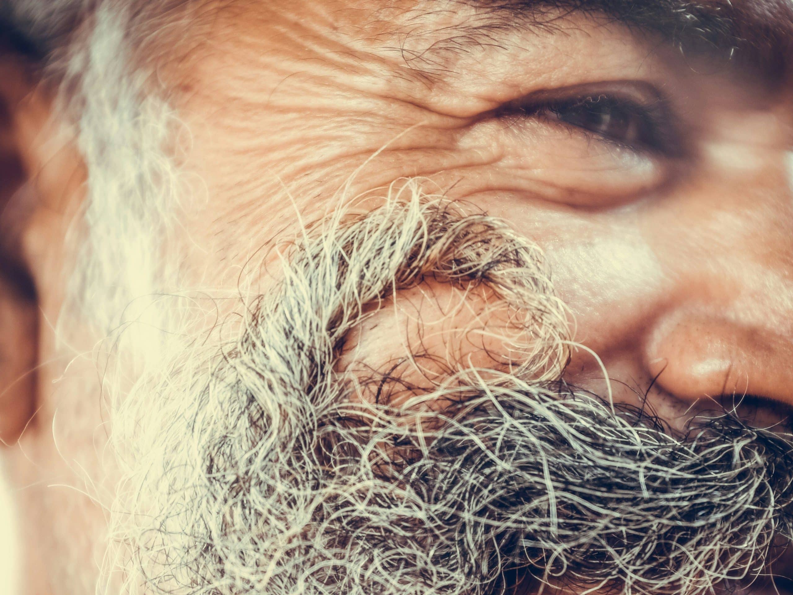 Jak odstranit kruhy pod očima? Osvědčené tipy i babské rady 2 bernard hermant H33P9Yo4oDc unsplash edited scaled