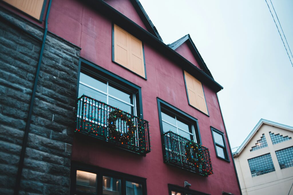 erik mclean yt4niel9eb8 unsplash