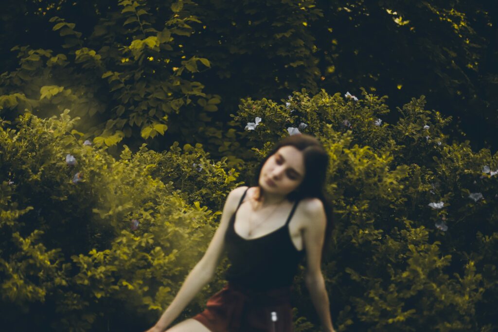 Krása přes spánek: Bella Hadid a její noční rituály 1 sasha rubaniuk wnqz8q3r0ta unsplash